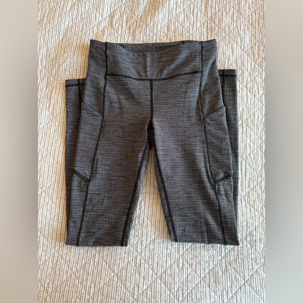 Women’s Lululemon leggings size 6